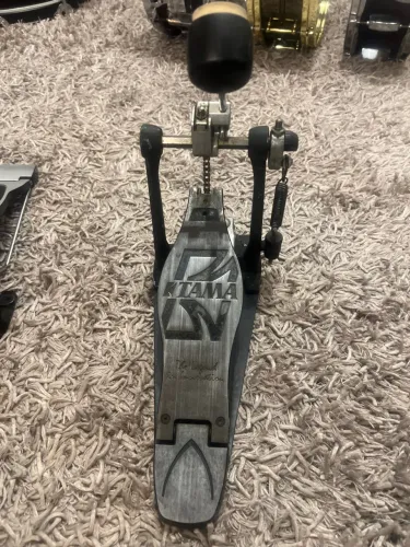 Pedal de bateria Tama aceito cartão !