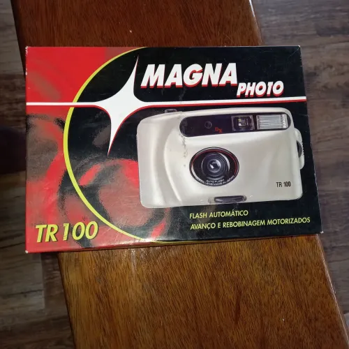 Câmera Magna Photo TR 100 com Flash Automático