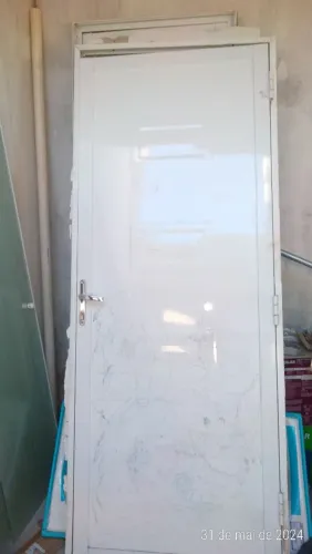 Porta aço com cachonete