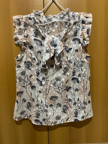 Lote de blusas sociais Femininas TAM M