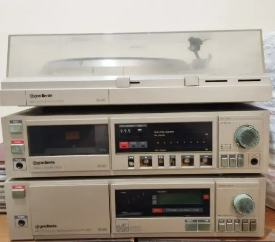 Aparelho de Som Gradiente DS-20