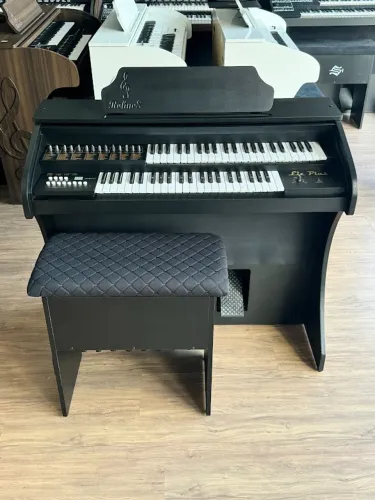 Orgão Eletrônico Rohnes - modelo Liz Plus (custom) - Preto Fosco c/ clave preto brilho 