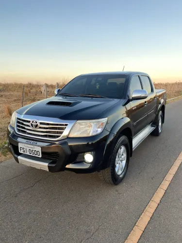 Toyota Hilux CD SRV D4-d 4X4 3.0 TDI Diesel AUT 2012