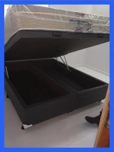 Baú Queen Preto Corino + Cabeceira Brinde