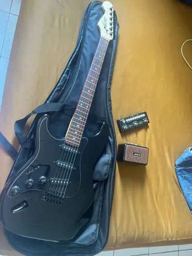 Guitarra Canhota