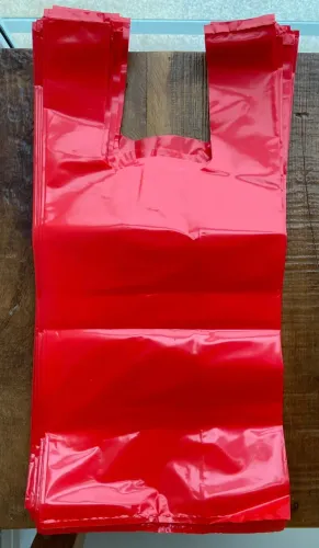 Sacola vermelha de plástico (30 cm x 18 cm)