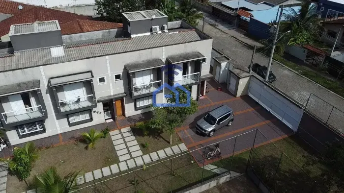 Casa em condomínio à venda, Massaguaçu em Caraguatatuba, SP