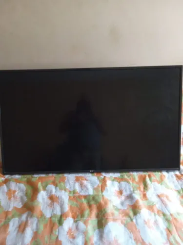 Tv LG 49 polegadas com defeito na tela