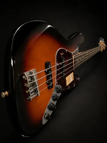 Baixo fender mexicano deluxe caps ultra 