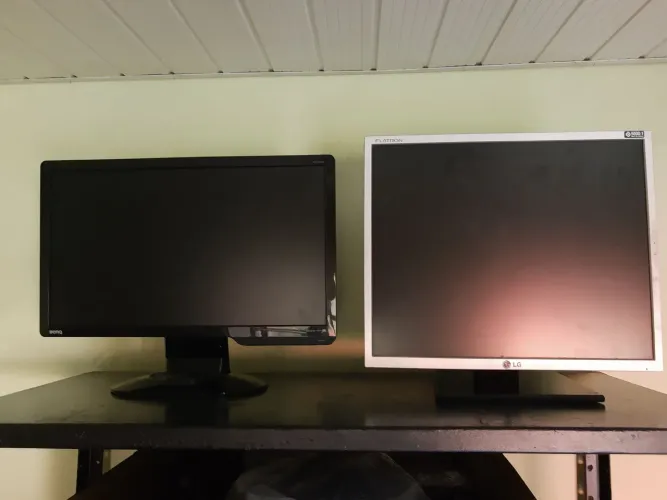 Monitores Beng e LG