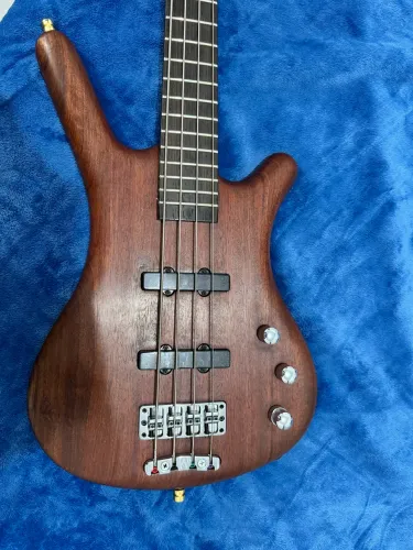 Baixo Warwick Standard Corvette Alemão