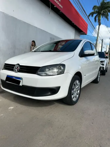 Volkswagen Fox 1.0 MI Total Flex 8V 3P 2014