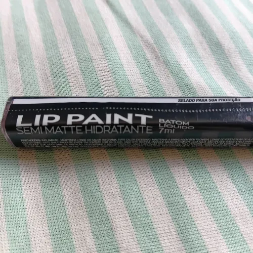 Baton semi matte lip paint Baton líquido 