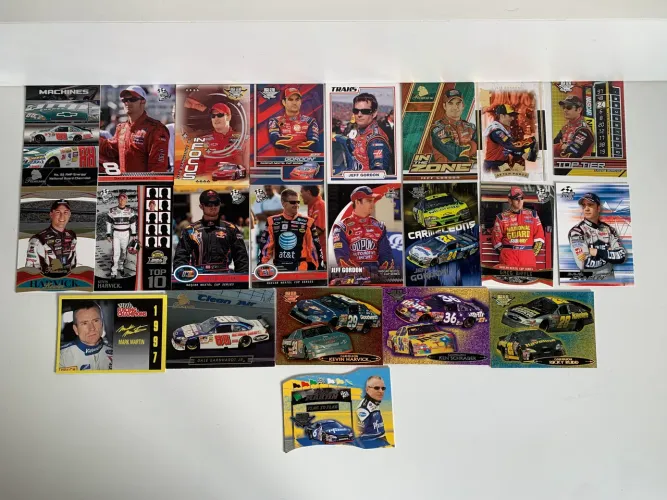 Cards de carros NASCAR