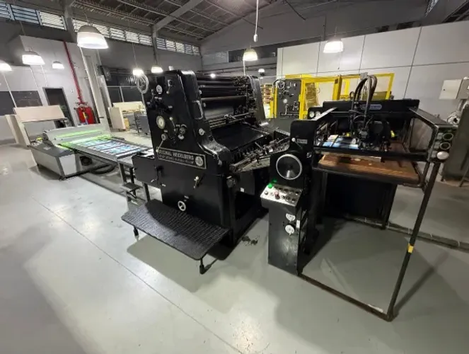 Máquina Offset Heidelberg SORD + Curadora UV 