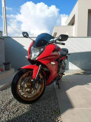 Cbr 650 f 2015 com apenas 22000 km