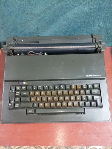 Máquina Datilografia Elétrica