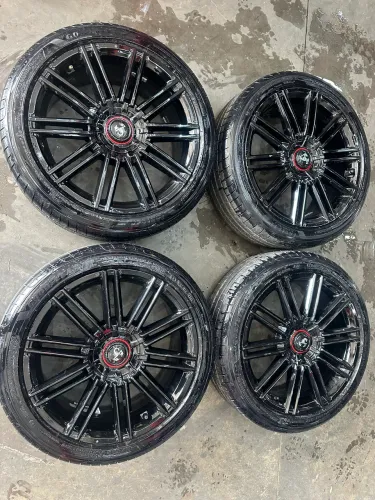 Rodas 18 fastback Abarth+ pneus Goodyear novos 