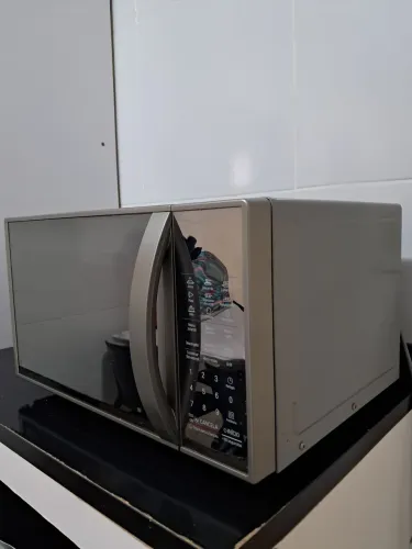 Micro-ondas LG Espelhado 30L