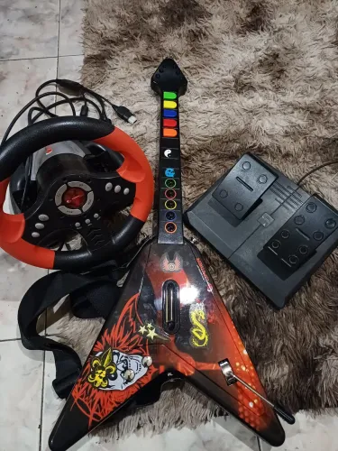 Guitarra super herói + volante para jogos com pedal