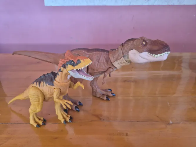 Jurassic world Lote com 2 dinossauros.