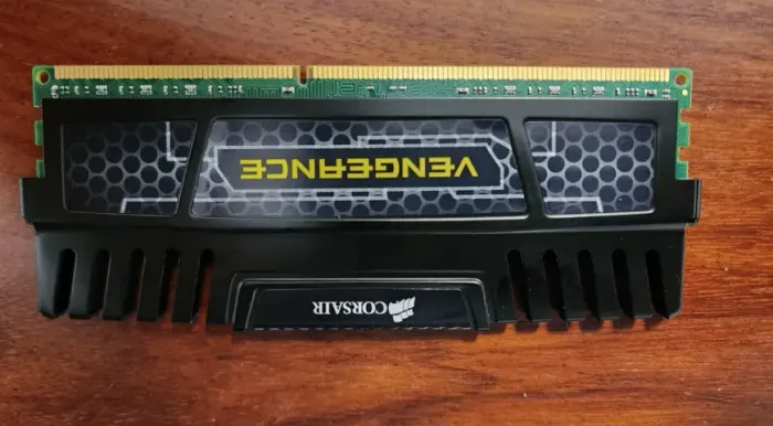 Memória ddr3 Corsair Vengeance 16GB (4x4gb) CMZ4GX3M1A1600C9