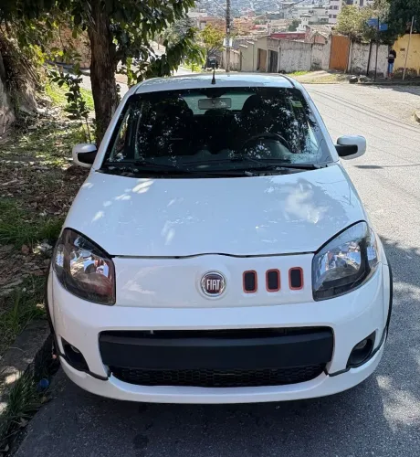 Fiat Uno Sporting 1.4 EVO Fire Flex 8V 4P 2012