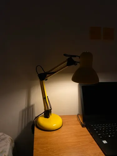 Luminária articulada Pixar