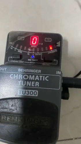 Pedal afinar para contrabaixo