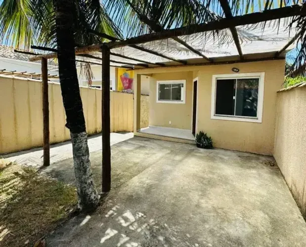 Alugo casa com 2 quartos, suíte e vaga em Ubatiba - Maricá - RJ