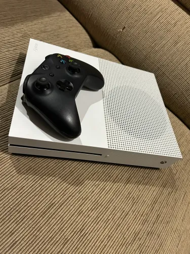 Xbox One S 1TB Branco, 1 Controle Original