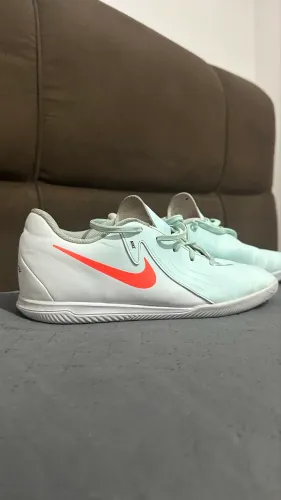 Chuteira Nike phanton, número 37