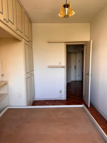 Armário e cama