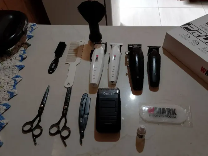 Vendo maquina de corta cabelo completa