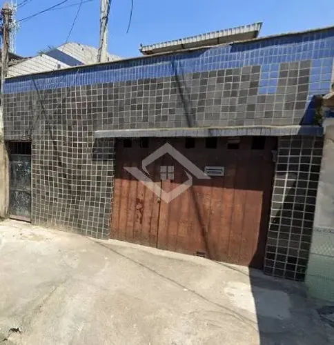 3 casas e 3 quitinete Jardim Meriti 400 mil
