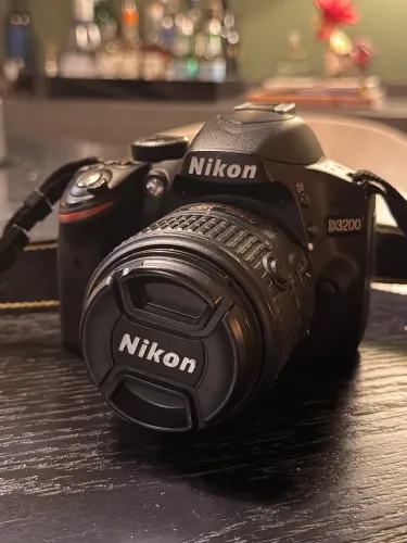 Nikon D3200 + Lente + Cartão 32GB + Case | Excelente estado