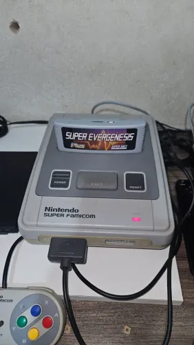 Super Famicom (Super NES Japonês)