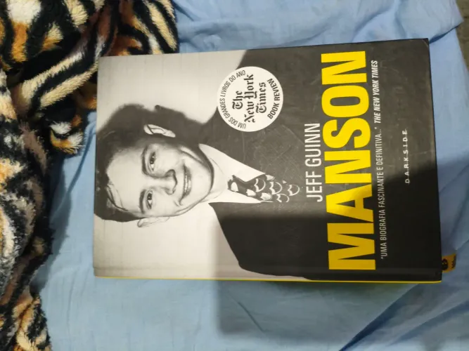 Livro do Jeff Guinn Manson