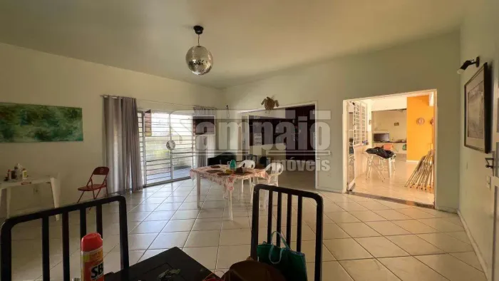 Casa Linear Residencial / Comercial de 4 quartos no centro de Campo Grande