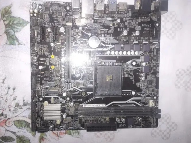 Placa-mãe ASUS A520M-K AM4 | Defeito | Para reparo