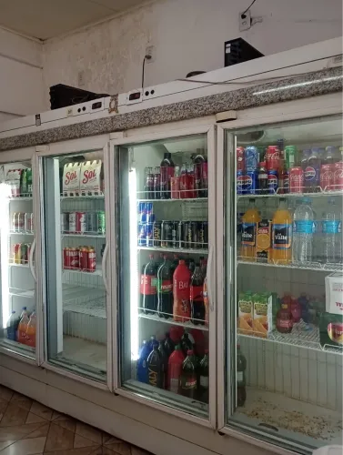 Expositora 4 Portas e Freezers - Funcionando Perfeitamente