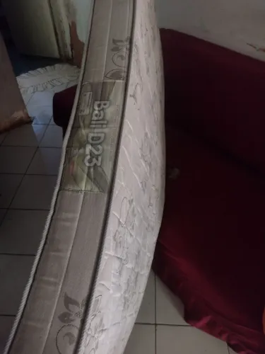 Colchão solteiro seminovo