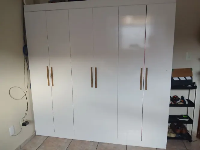 Guarda roupa 6 portas
