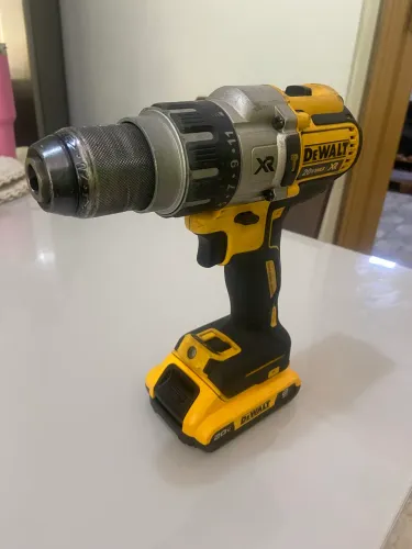 Parafusadeira e furadeira de impacto Dcd996 + bat 2ah