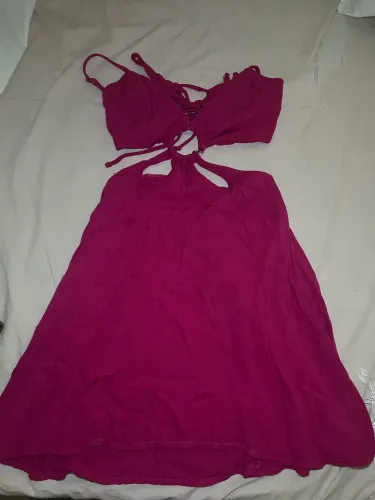 Vestido com fendas