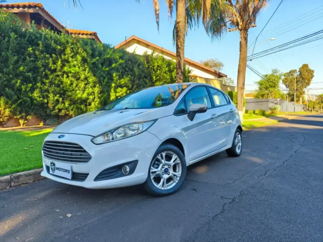 Ford Fiesta 1.5 16V Flex Mec. 5P 2015