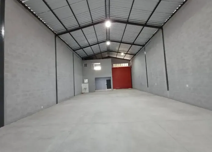 GALPÃO NOVO PARA LOCAÇÃO 255 M²,