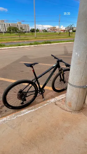 Bike High One Aro 29 Freio a Disco - Muito Conservada, Pronta para Uso