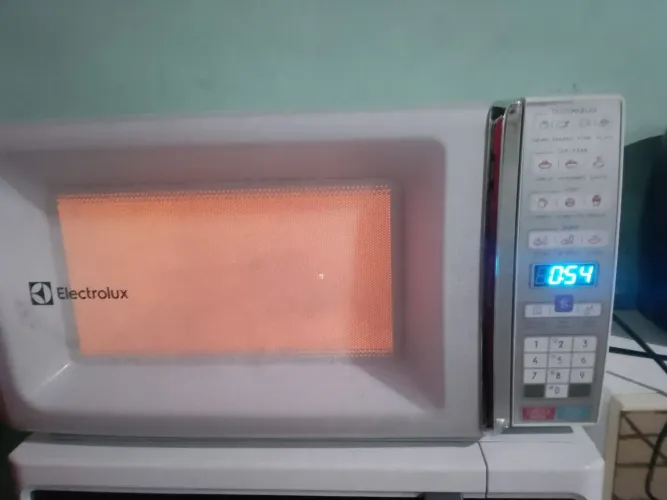 Microondas semi novo 350