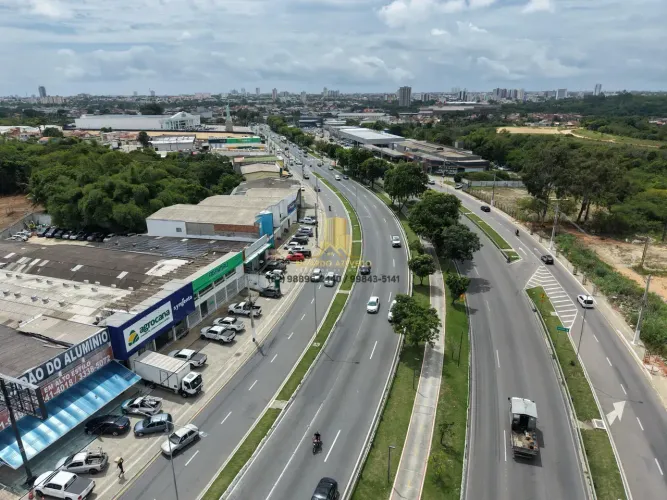 Galpão/Loja/Ponto comercial na Durval de Góes Monteiro. 345m²